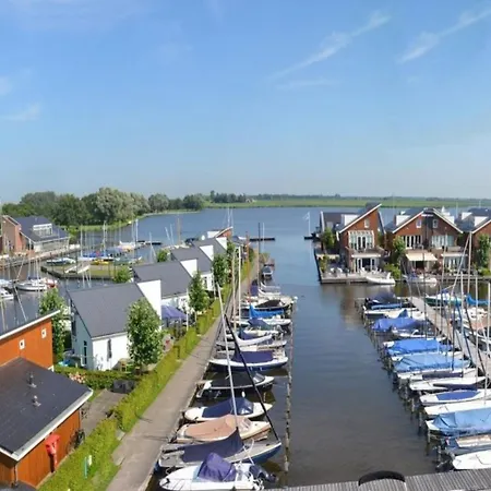 شقة In Netherlands Near Amsterdam, Cleaning Included *